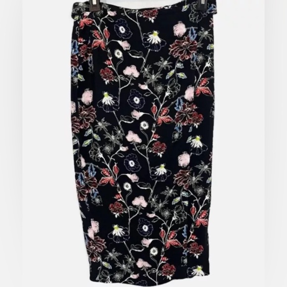 ALC Black Multicolor Floral Silk Pencil Midi Skirt Sz 4 - Picture 8 of 8